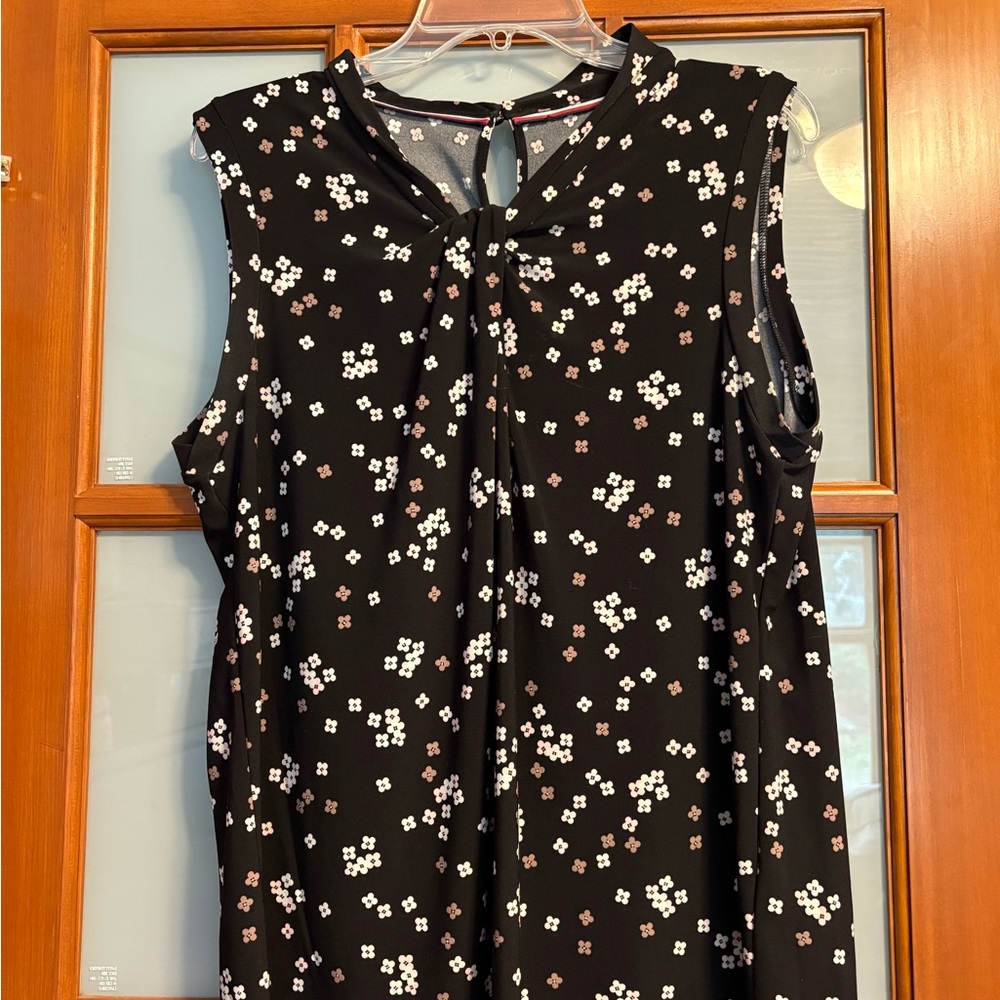 Tommy Hilfiger Black Sleeveless Top with Floral Pattern XL